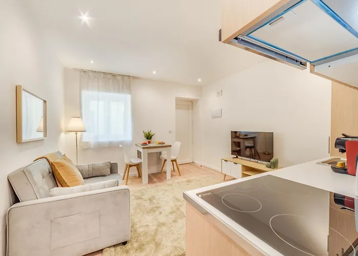 Yellow Charm - Campolide Apartment Lisbon