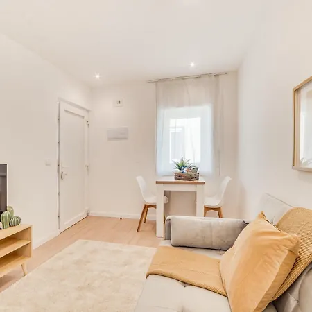 Yellow Charm - Campolide 아파트 *