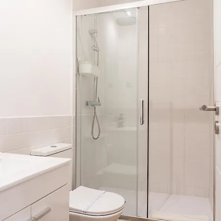 Yellow Charm - Campolide *