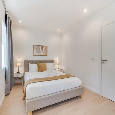 Yellow Charm - Campolide 아파트